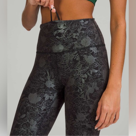 lululemon athletica Pants - NWOT Lululemon Wunder Train High-Rise Tight 25" *Foil Logo Flourish Black Foil